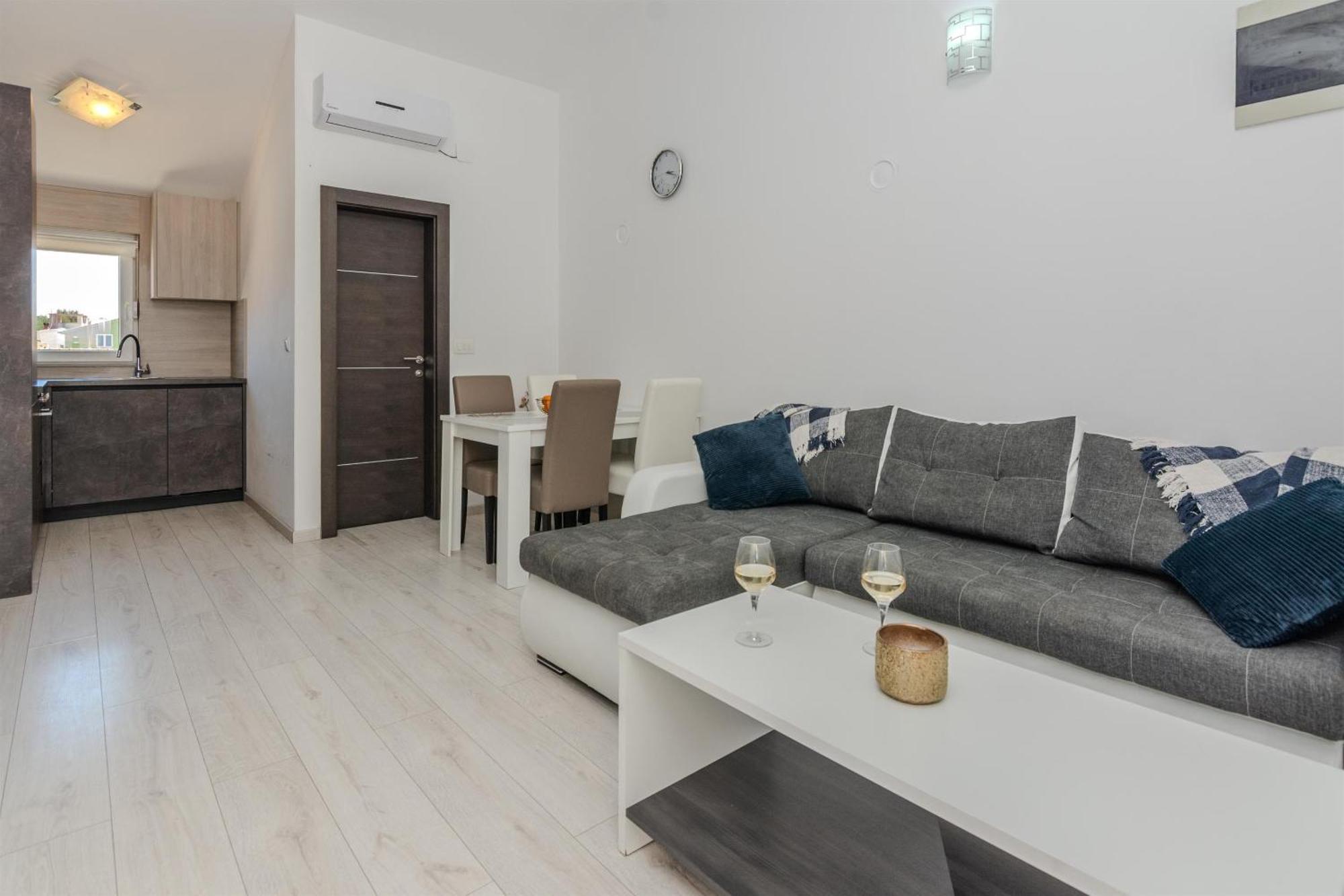 Apartments Lucica Вир Екстер'єр фото