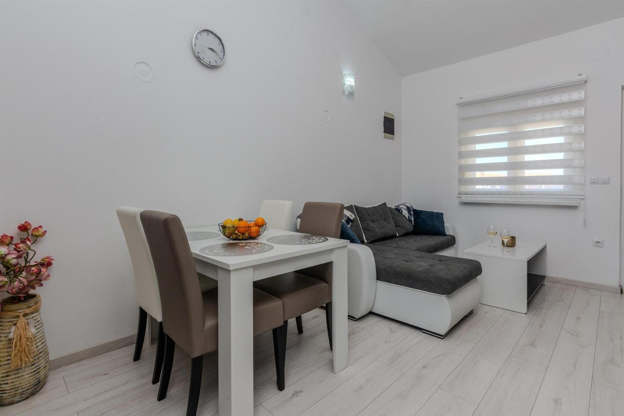 Apartments Lucica Вир Екстер'єр фото