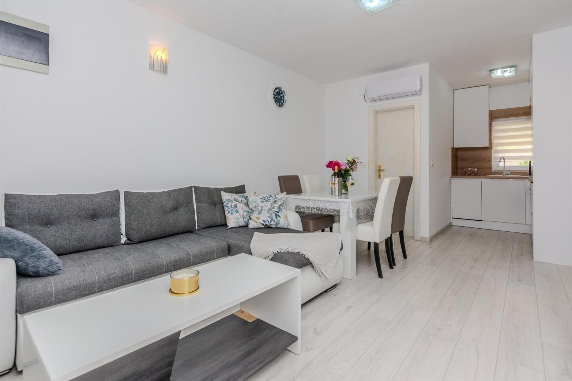 Apartments Lucica Вир Екстер'єр фото